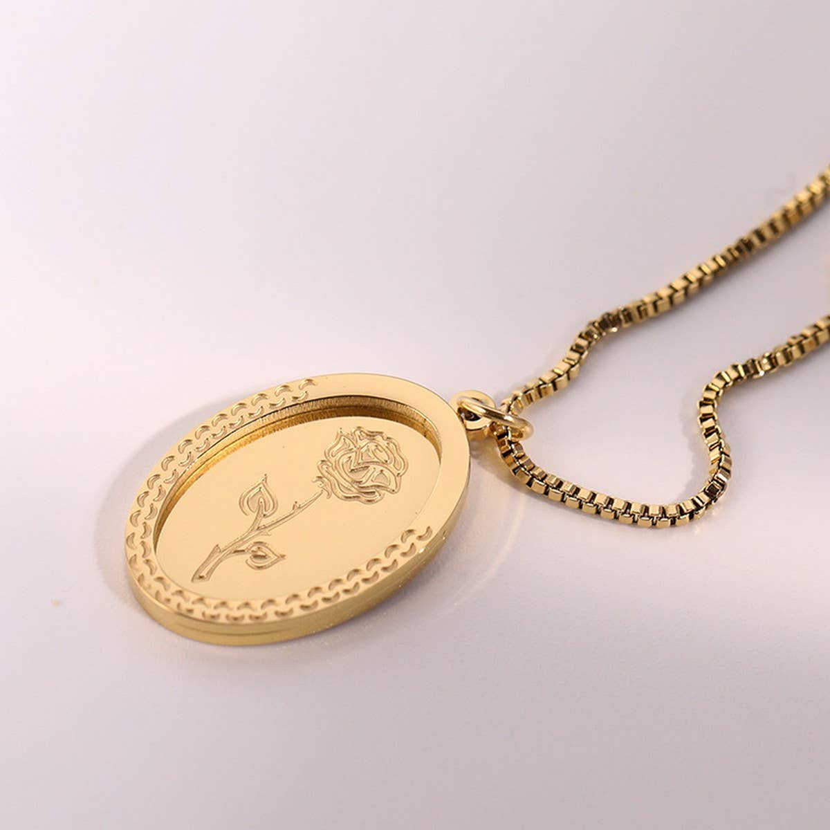 STAINLESS STEEL VINTAGE ROSE PENDANT NECKLACE_CWMM3777