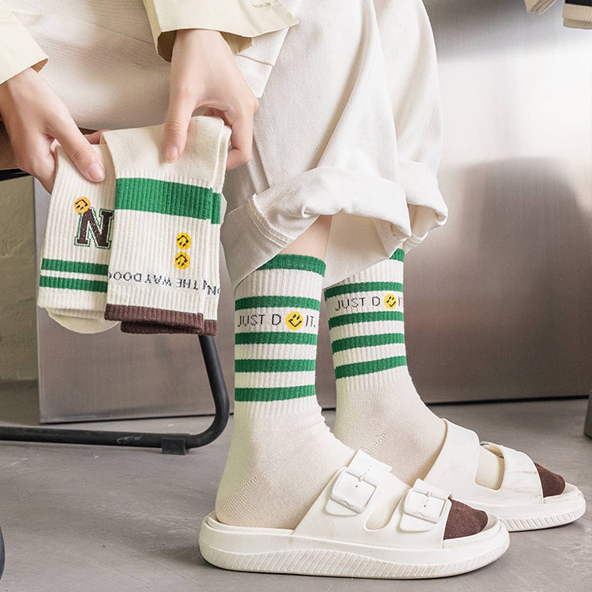 CWMS2512_2025 NEW COLOR MATCHING MID-TUBE SOCKS