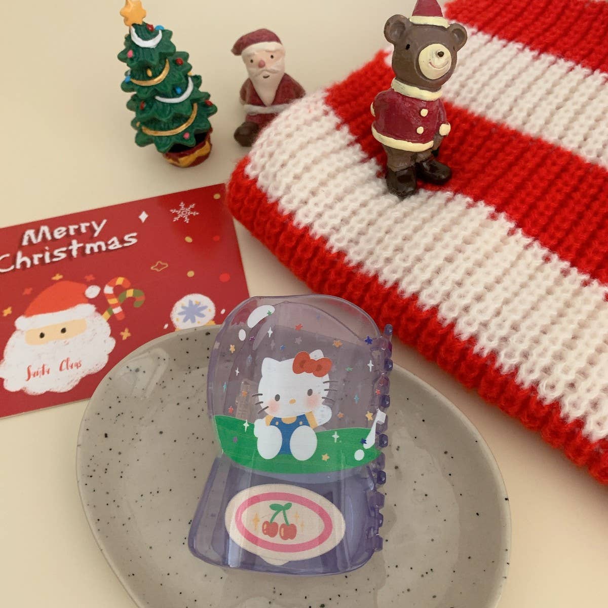 CWAHA07718_HOLIDAY ACRYLIC SANTA CAT CRYSTAL HAIR CLIP