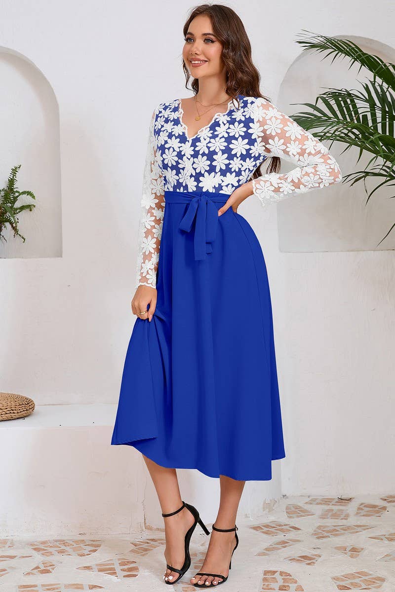 CWDMD3999_LACE-UP V-NECK LACE-TRIMMED CONTRAST DRESS