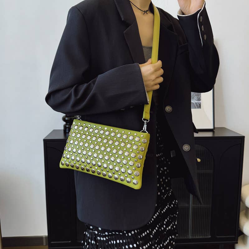 Personalized trendy riveted single-shoulder bag