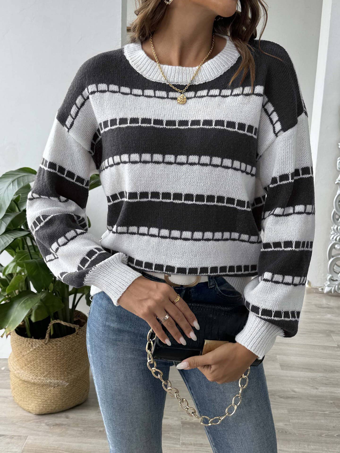 COLOR MATCHING STRIPED CASUAL PULLOVER SWEATER