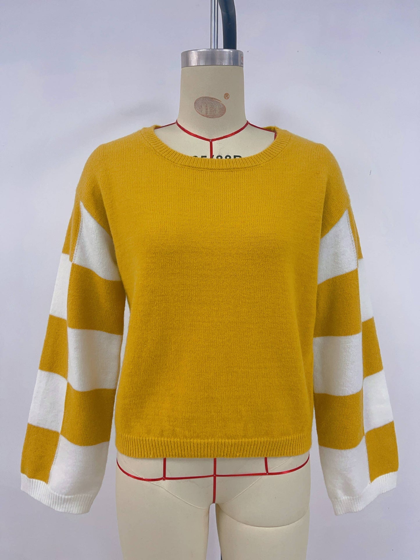 Fashionable color-blocking long-sleeved sweater