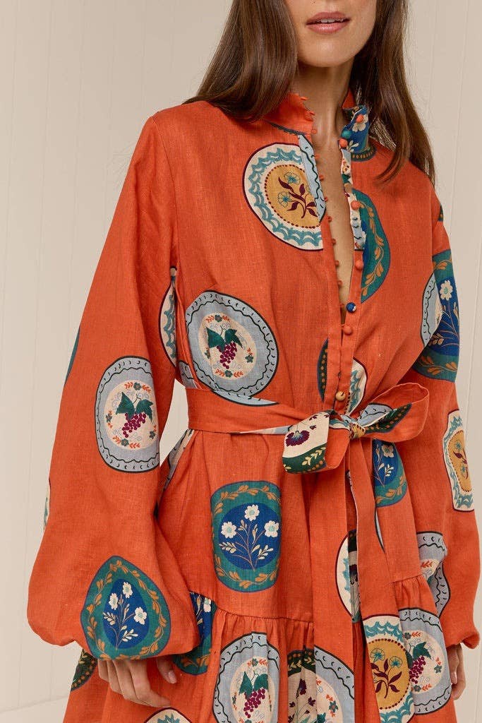 Fashionable elegant waist-cinching shirt dress