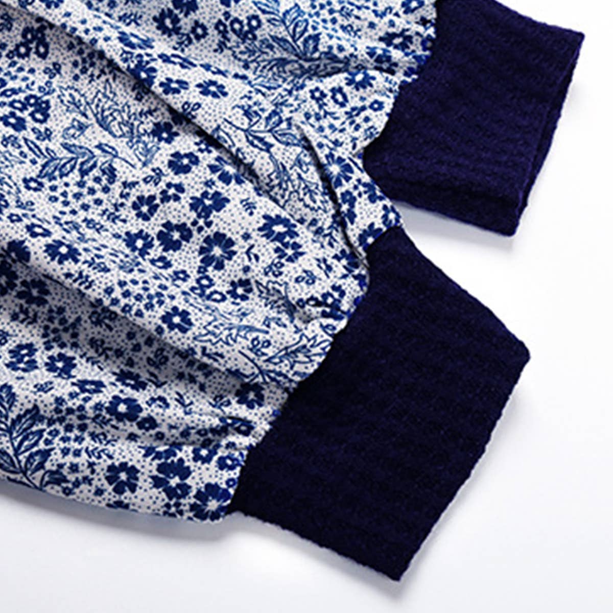 CREW-NECK KNIT LONG-SLEEVED SWEATER WITH BASE