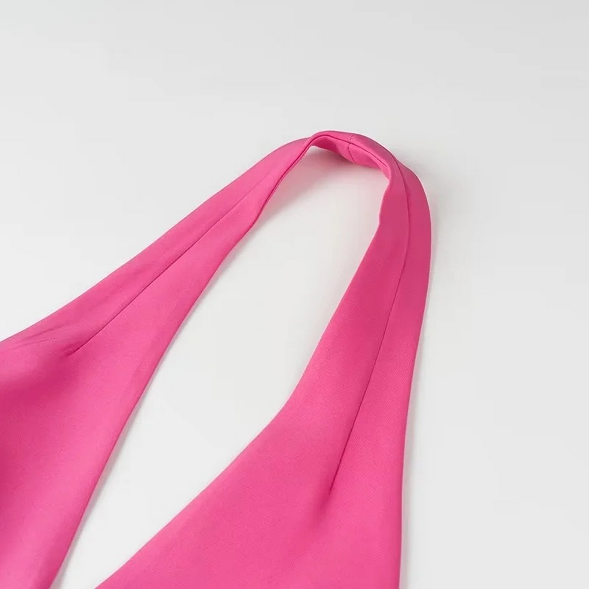 Elegant Halter Cami ? Comfy Chic Summer Top