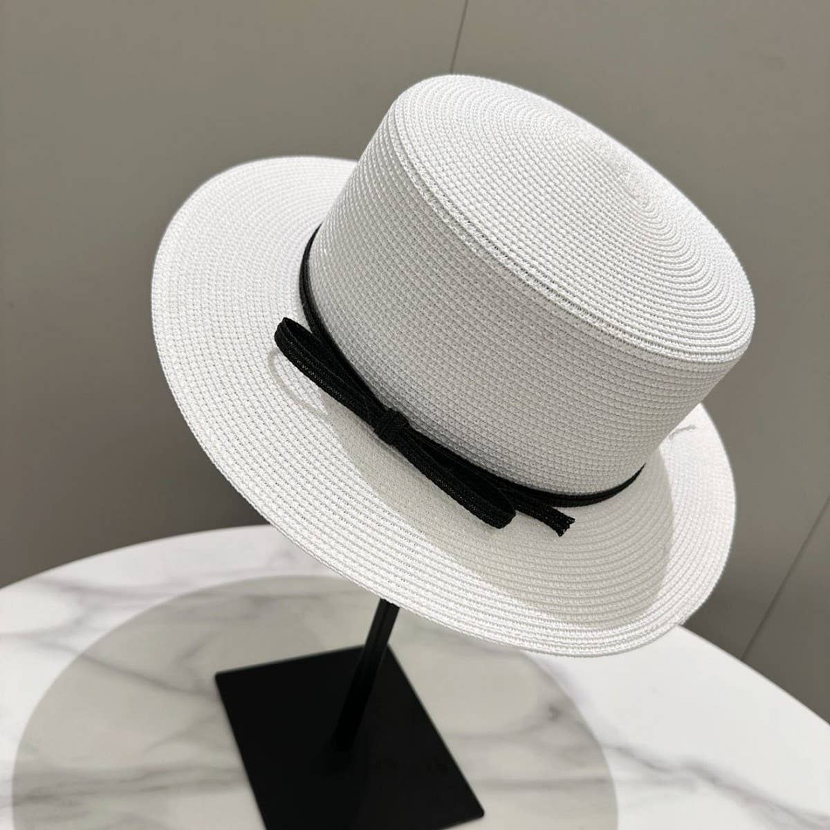 Solid color simple bow flat top straw hat_CWAH3598
