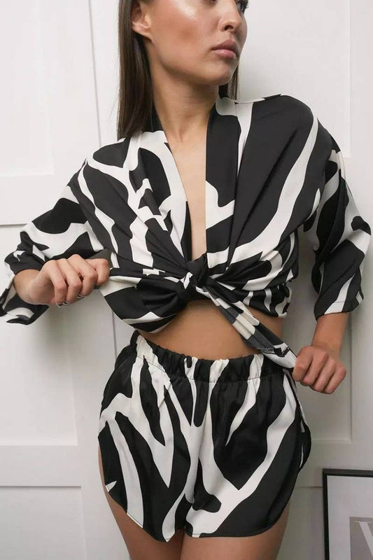 CWSPJ0415_PRINTED LACE-UP ROBE SHORTS TWO-PIECE SET