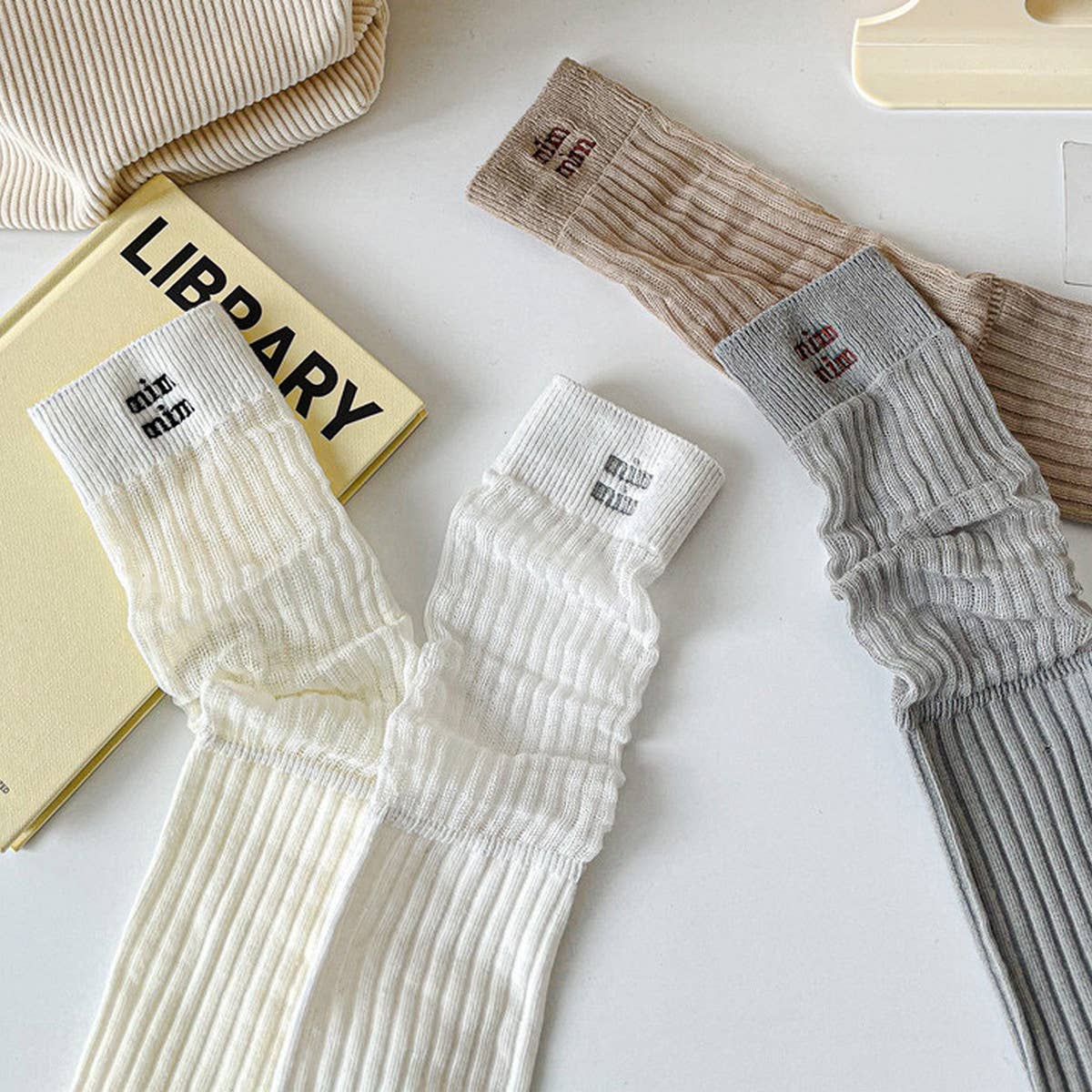 BREATHABLE MESH MID-LENGTH COTTON SOCKS_CWMS0646