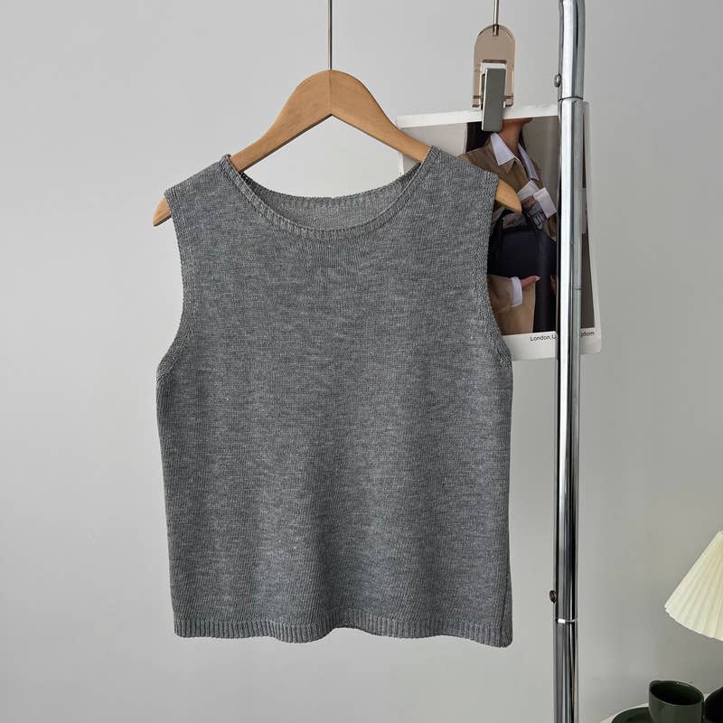 CREW-NECK AGE REDUCTION T-SHIRT SLEEVELESS TOP