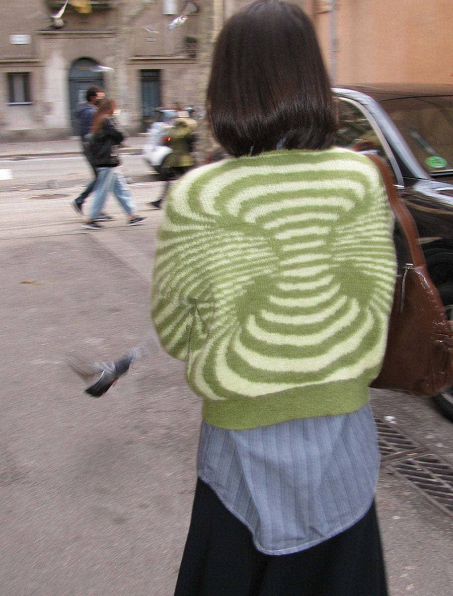 CREW-NECK STRIPED LONG-SLEEVED SHORT SWEATE