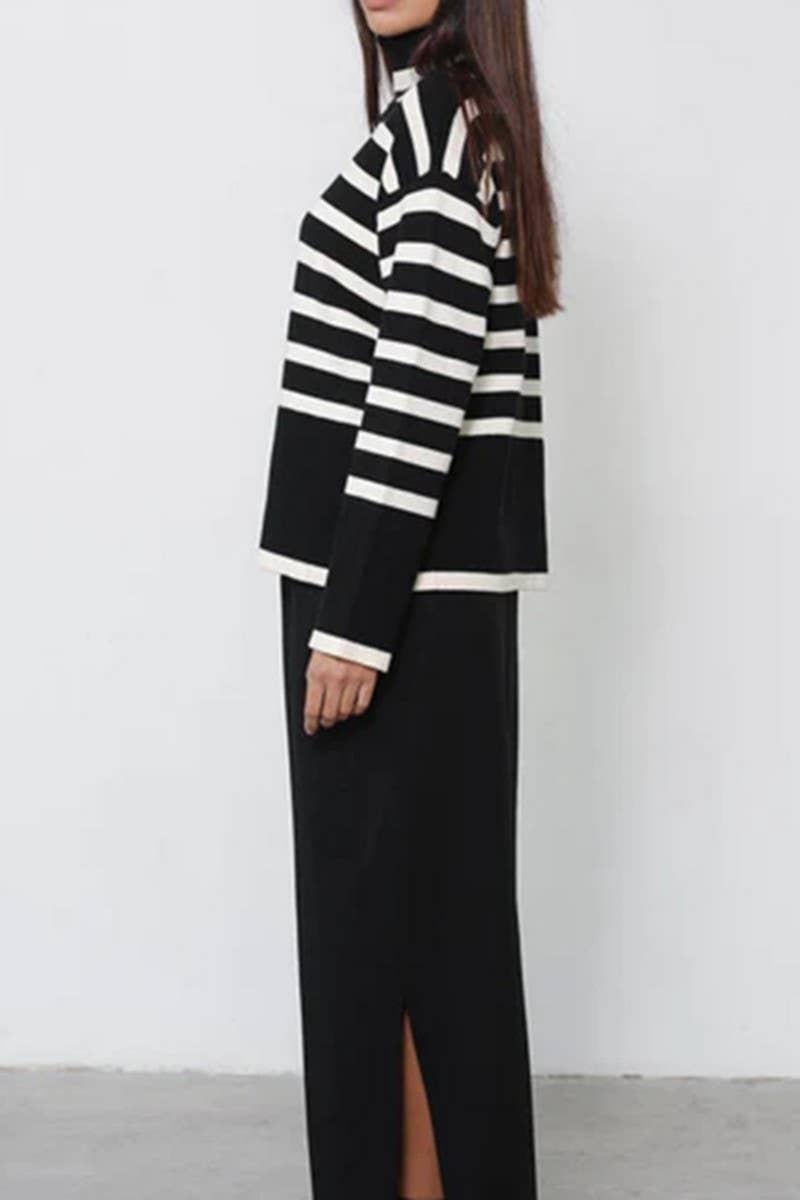 Black and white striped slit knit jumper
