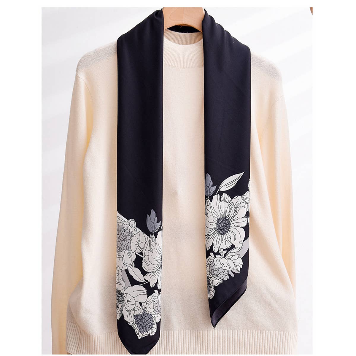CWASC2409_ELEGANT CASUAL SILK SCARF WITH FLOWER EDGING