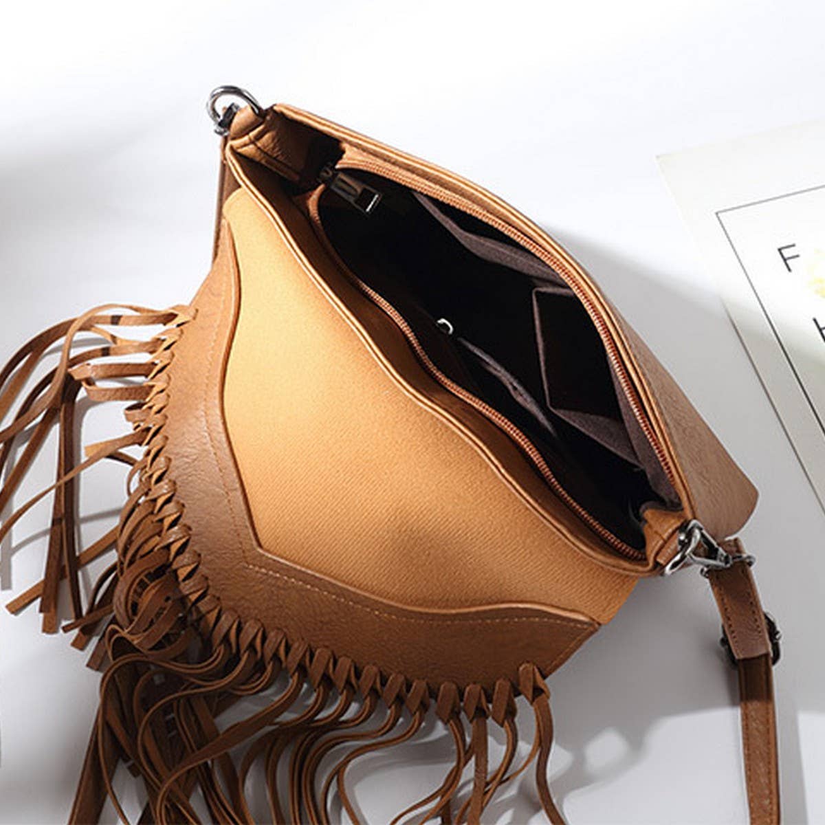 CWAB4562_ENVELOPE TASSEL SHOULDER CROSSBODY BAG