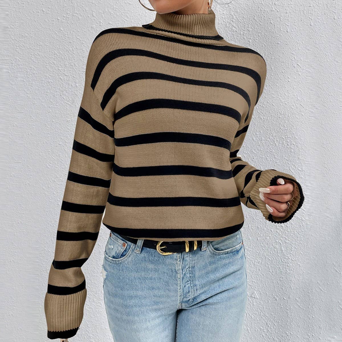 Contrasting striped sweater turtleneck base