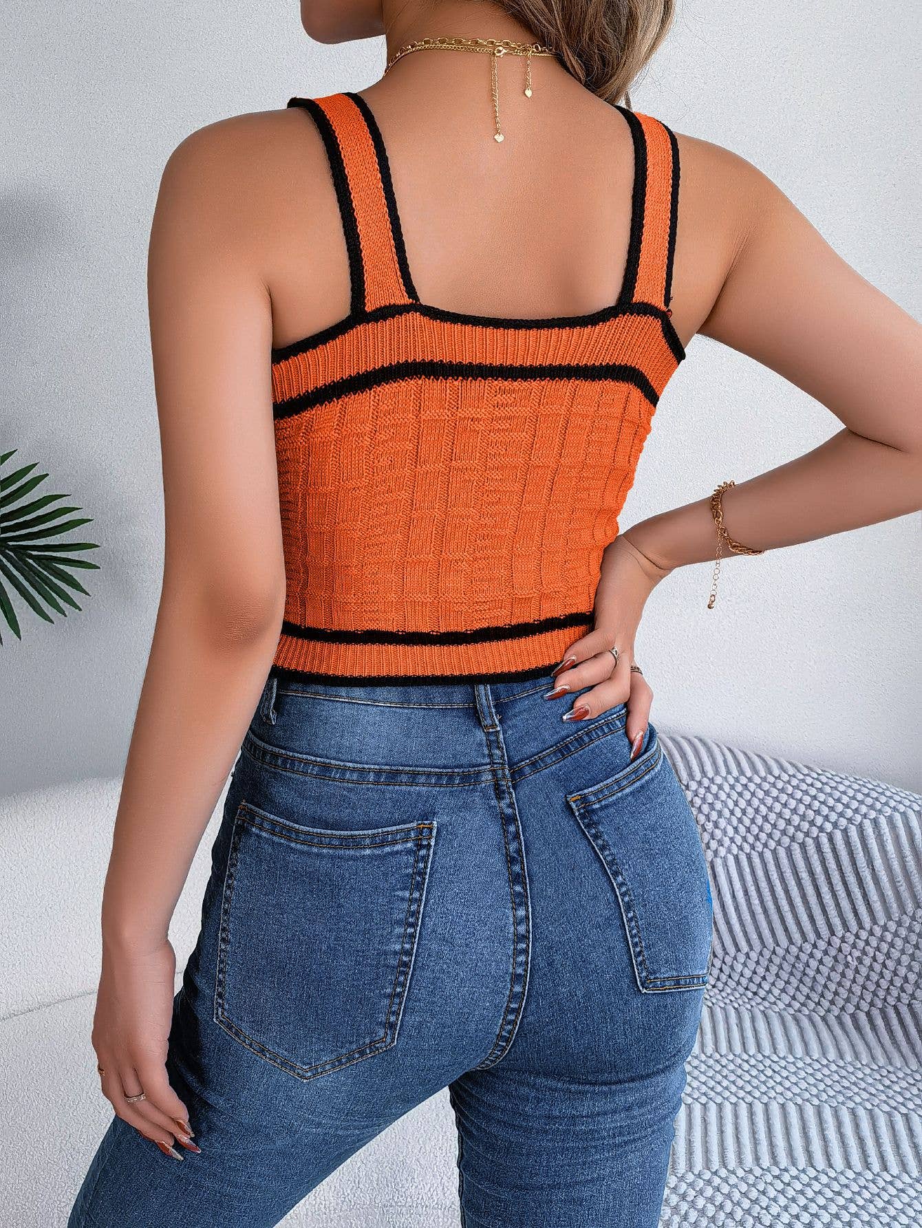 Contrasting color button-up sleeveless crop knit