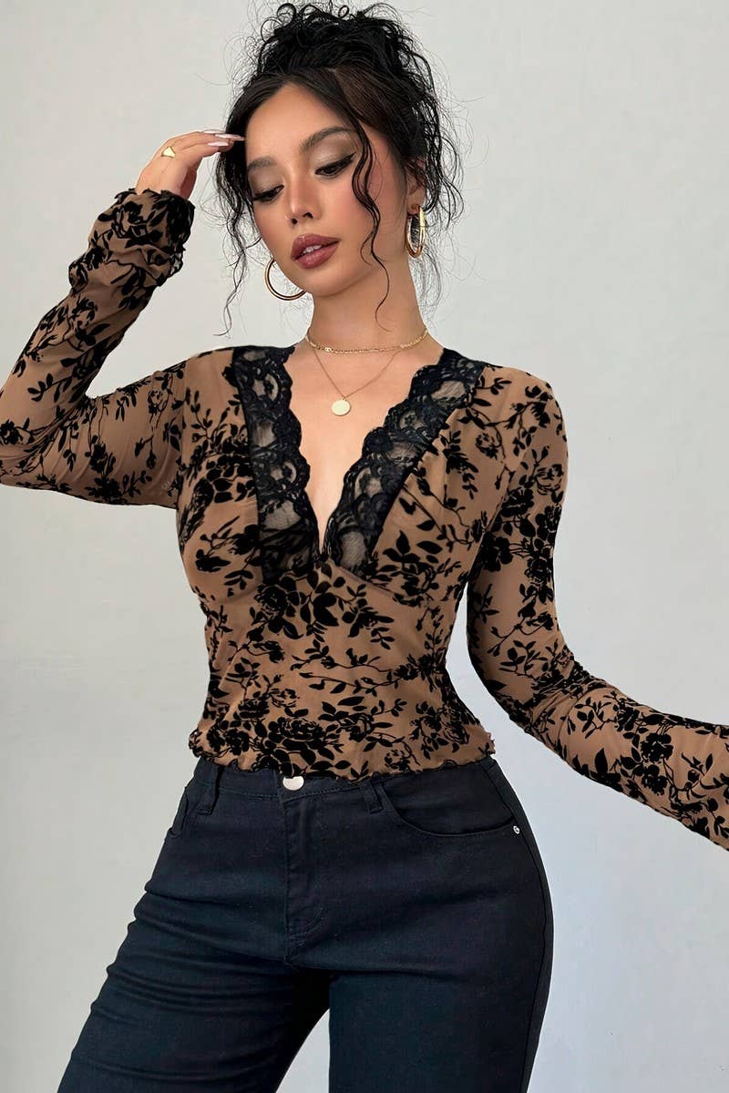 CWTBLL3908_LACE PATCHWORK MESH V-NECK BELL SLEEVE TOP