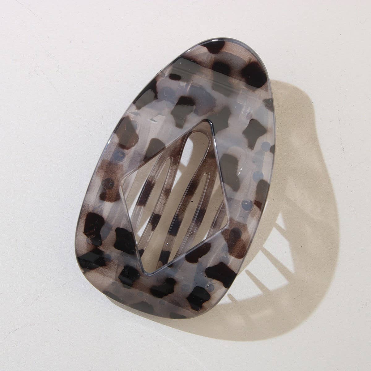 CWAHA07408_LEOPARD PRINT FLAT HAIR CLIP STYLISH GEOMETRIC