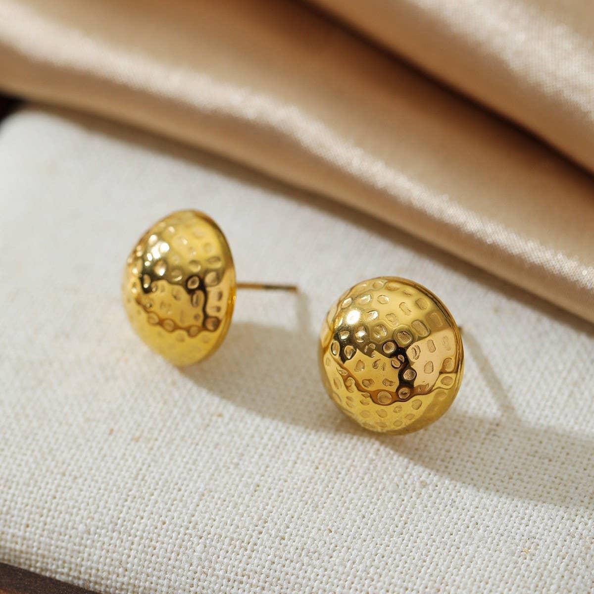 STAINLESS STEEL 18K GOLD GEOMETRIC EARRINGS_CWMM3611
