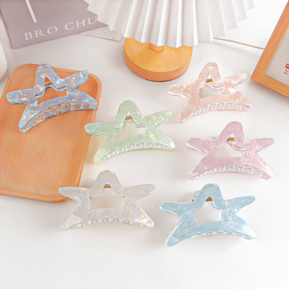 CWAHA1616_TRANSPARENT STAR HAIR CLAW CLIP