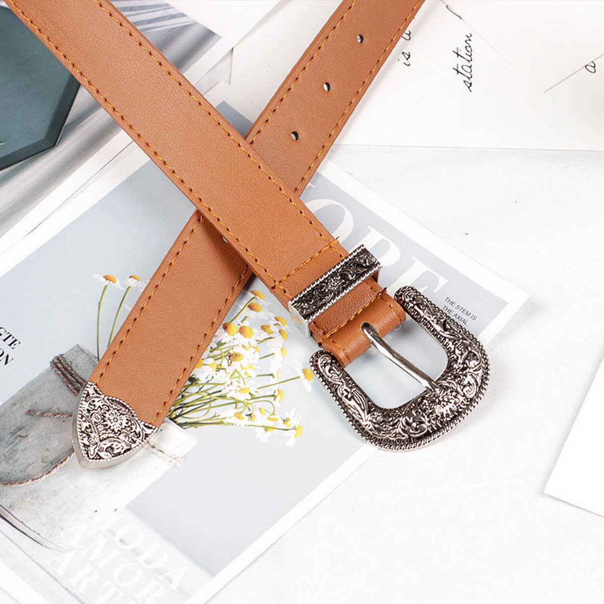 CWABE0872_VINTAGE CARVED CASUAL BELT