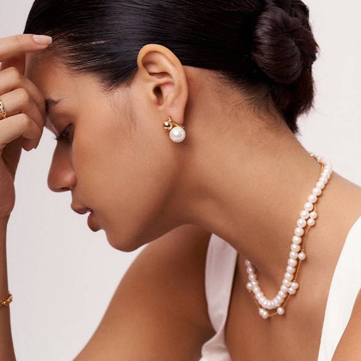 18K GOLD STAINLESS STEEL BEAD GLASS PEARL EARRINGS_CWASC1671