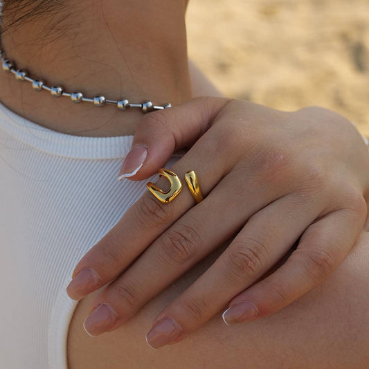 CLASSIC HOLLOW IRREGULAR HIGH-END RING