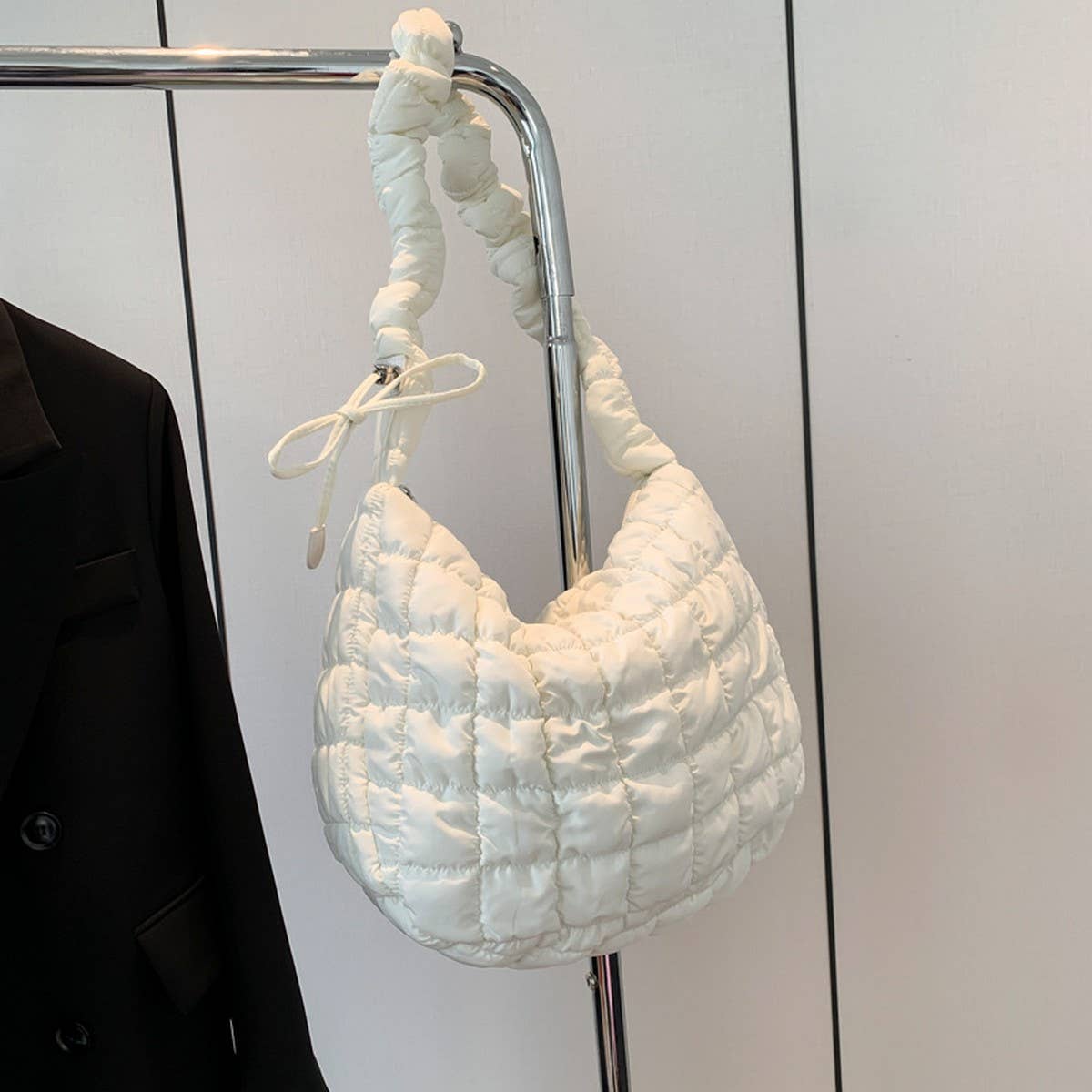 Cloud Pouch Shoulder Crossbody Bag_CUAB00499