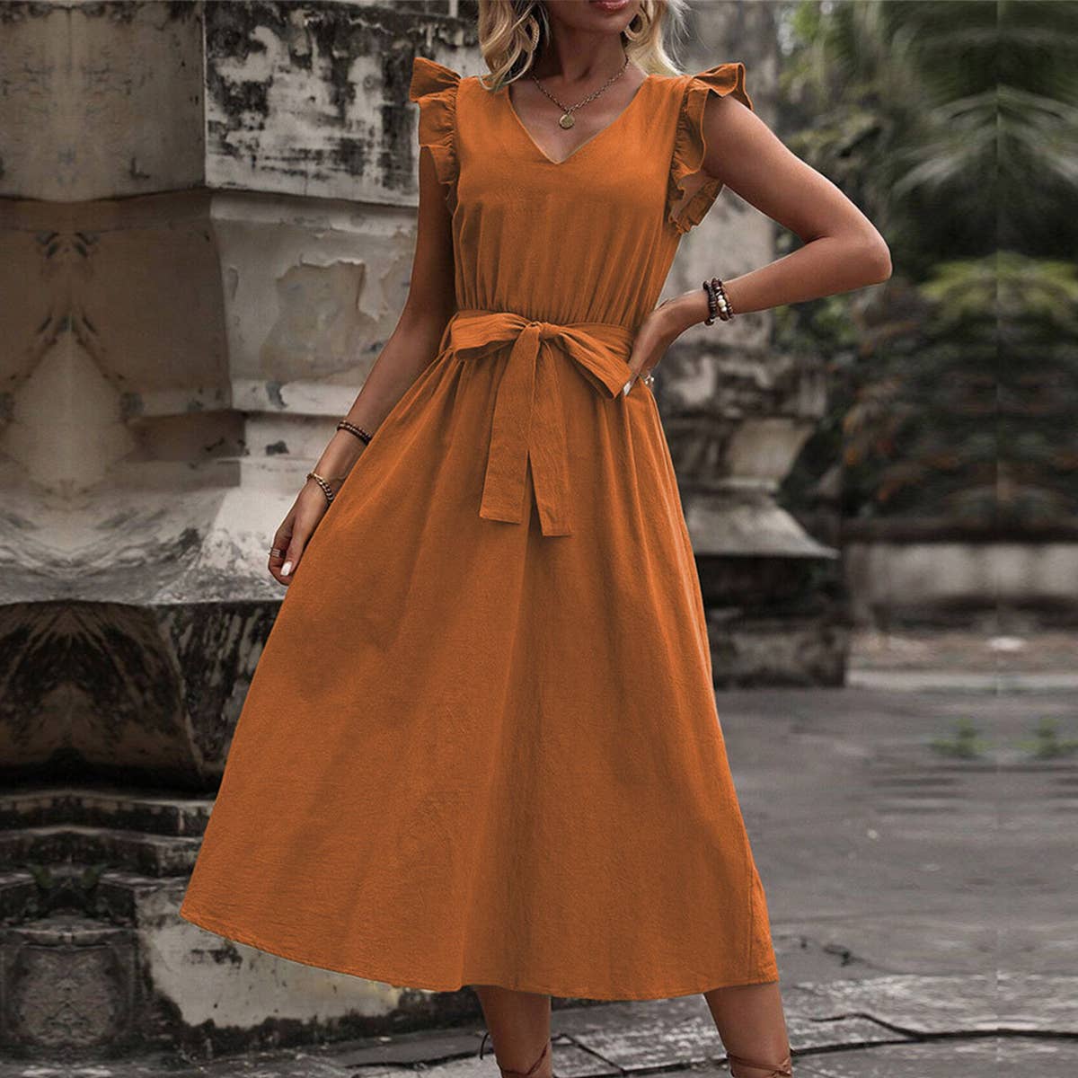 A BACKLESS WAISTED BUCOLIC FAKE DRESS