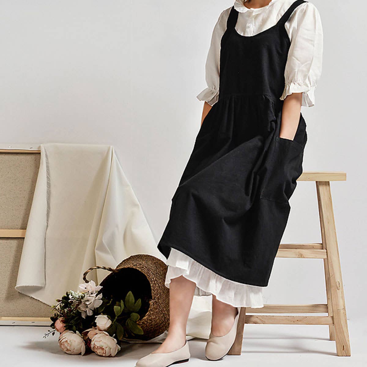 Solid color art cotton linen Aprons with pockets_CWMM3293