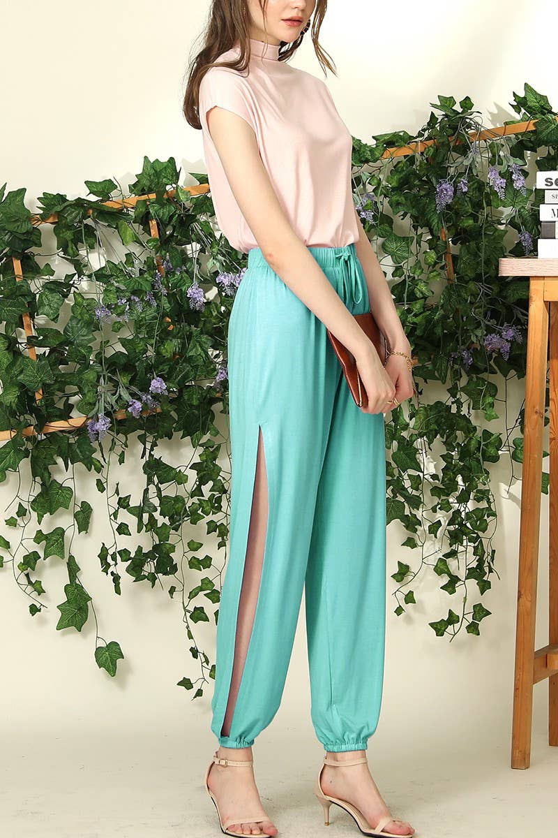 CWBLP427_LOOSE FIT SIDE SLIT DETAILED LONG PANT
