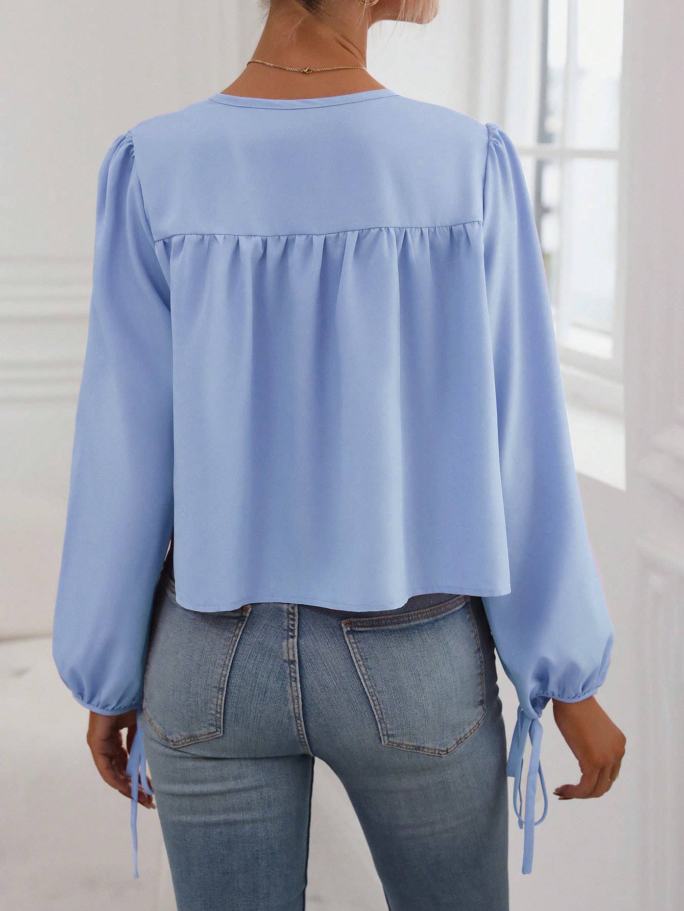 CREW NECK PULLOVER WITH PUFFY SLEEVES