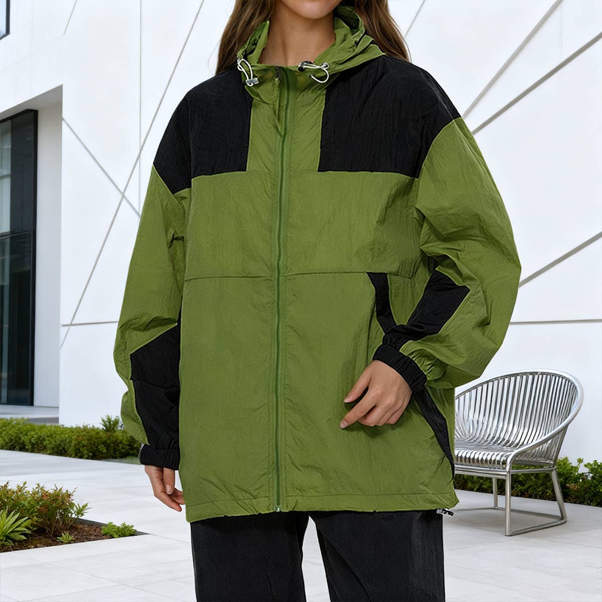 Comfortable and loose sun-protective jacket