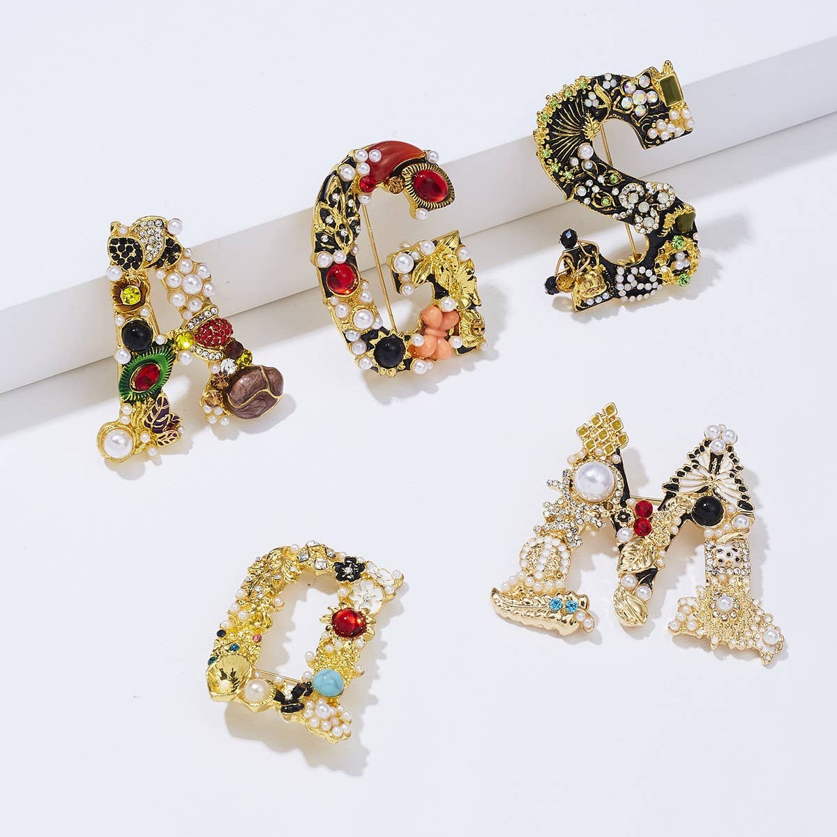CWAJE2565_LETTER PEARL RHINESTONE OIL PAINTING BROOCH