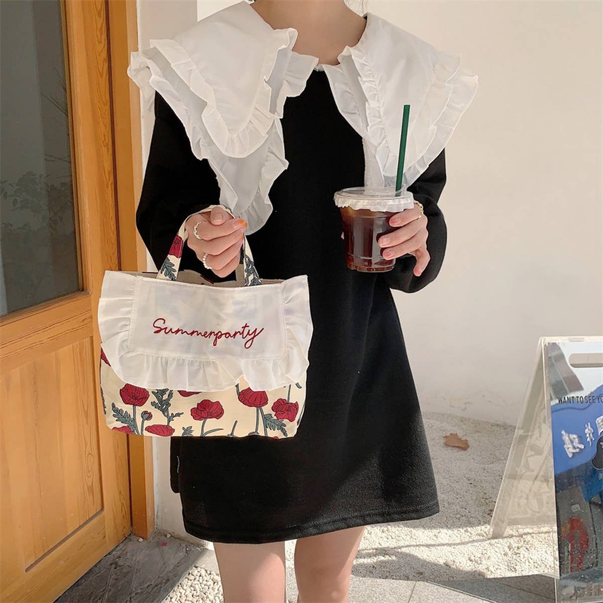 CWAB5819_SWEET RUFFLED FRESH EMBROIDERED CANVAS HANDBAG