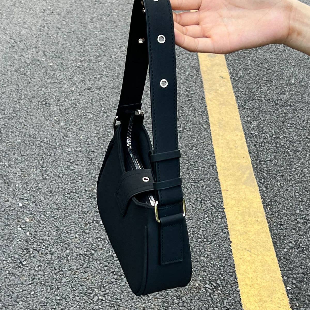 RETRO UNDERARM PORTABLE MESSENGER BAG_CWAB0968
