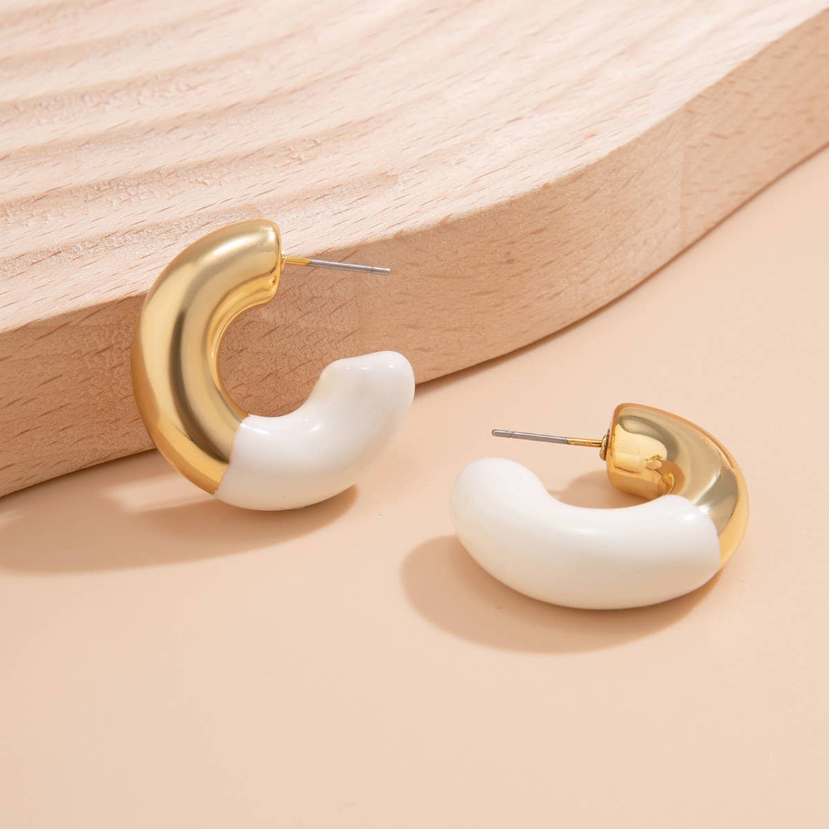 MINIMALIST AND PERSONALIZED MAILLARD RETRO EARRING