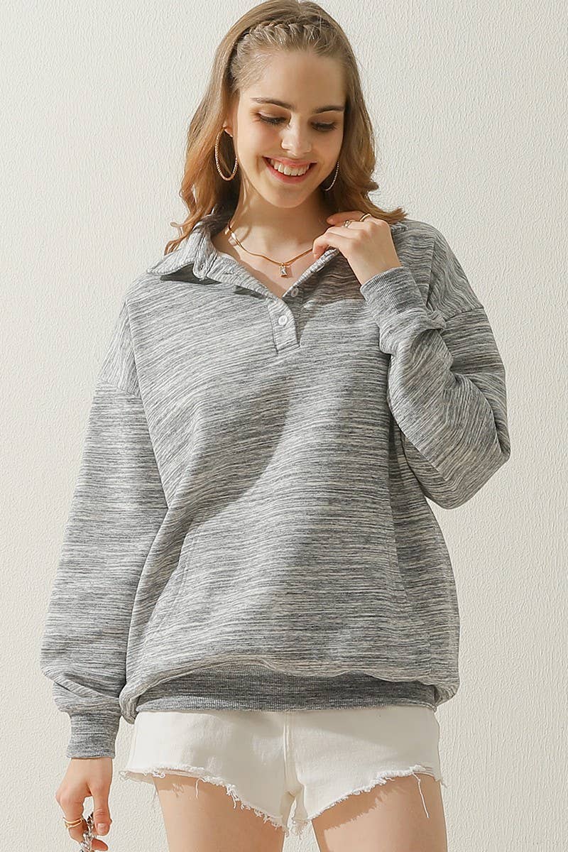 CWTTL904_BOTTON COLLAR SWEATSHIRT WITH KANGAROO POCKET