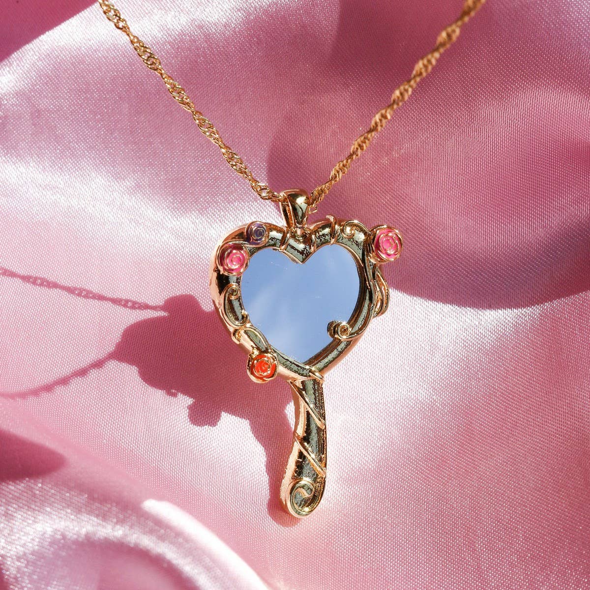 BARBIE DOPAMINE MIRROR NECKLACE_CWAJE1589
