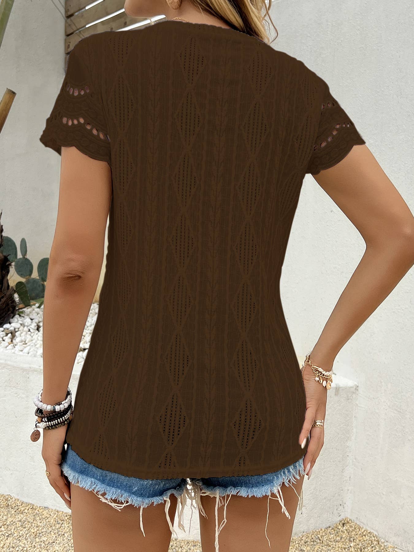 Fashionable round-neck hollowed-out T-shirt