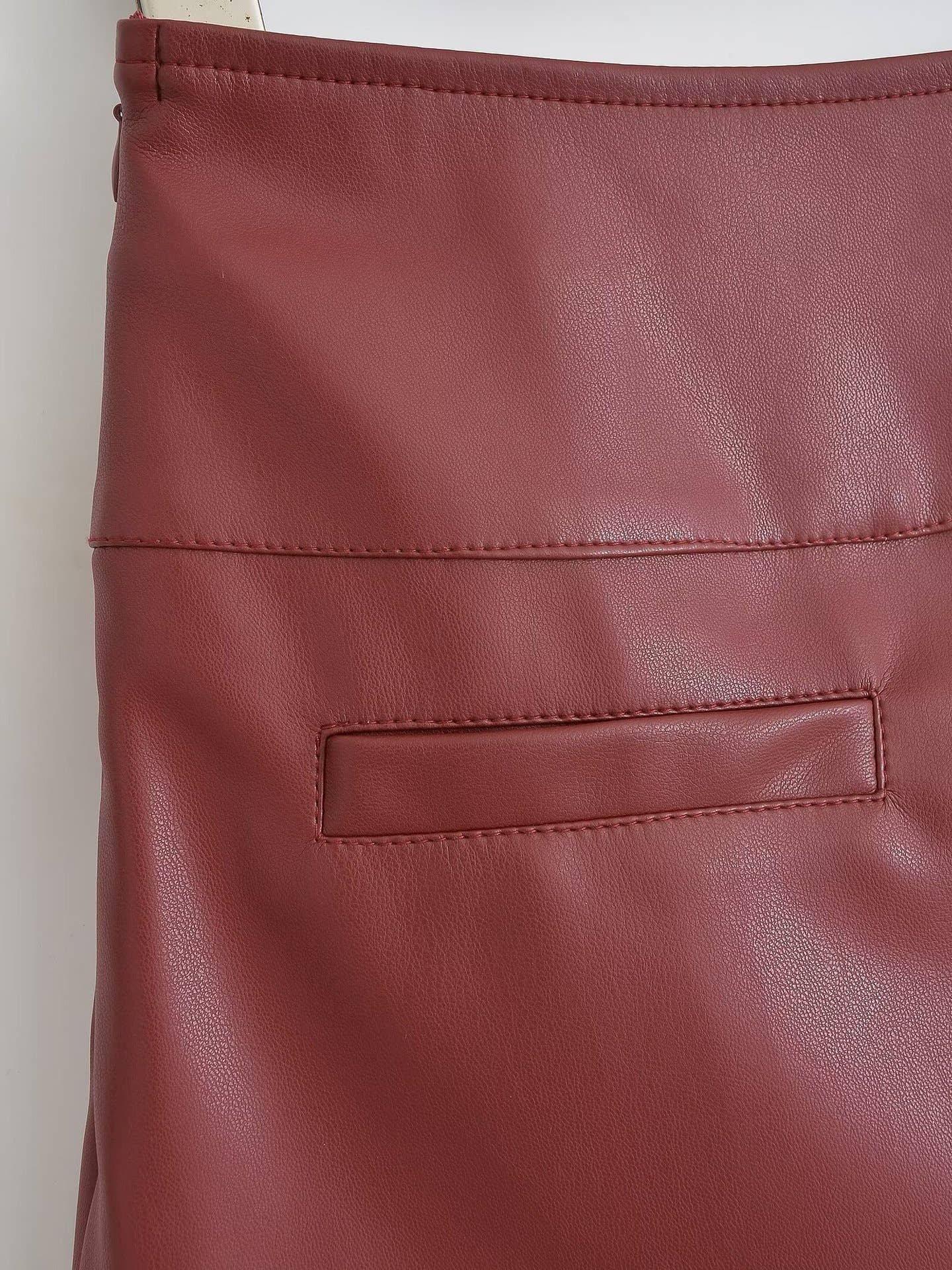 Fashionable and niche PU leather skirt