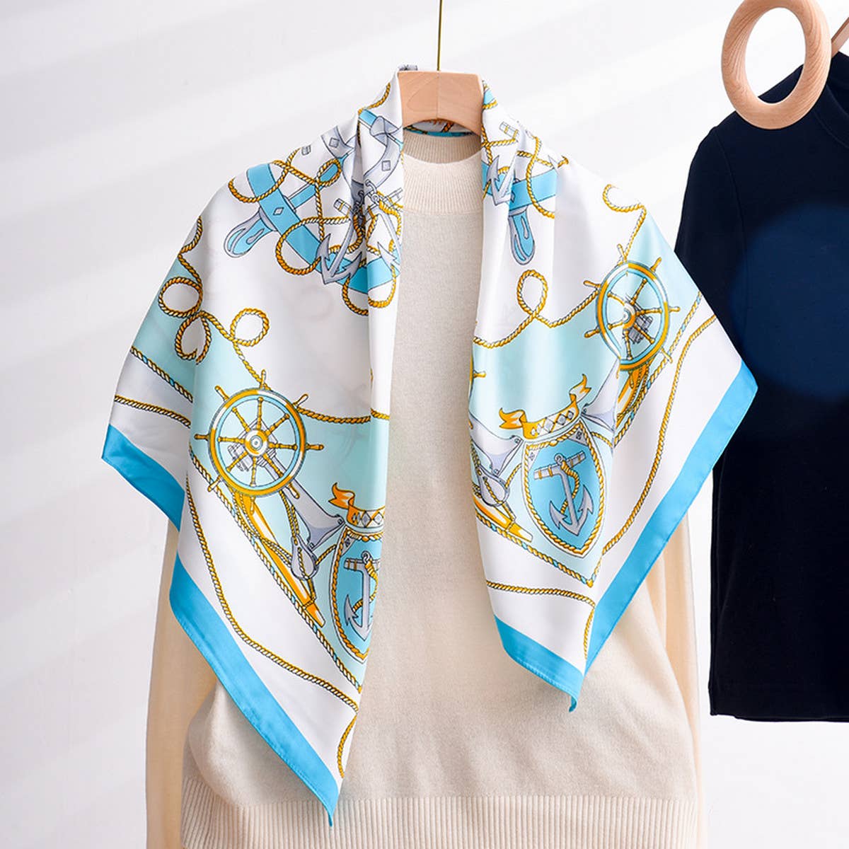 CWASC2398_CONTRAST COLOR CONSTELLATION COMPASS SCARF