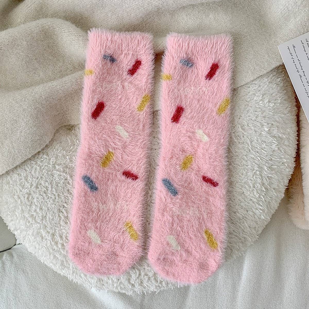 WARM AND CUTE POLKA DOT HOME SLEEPING SOCKS
