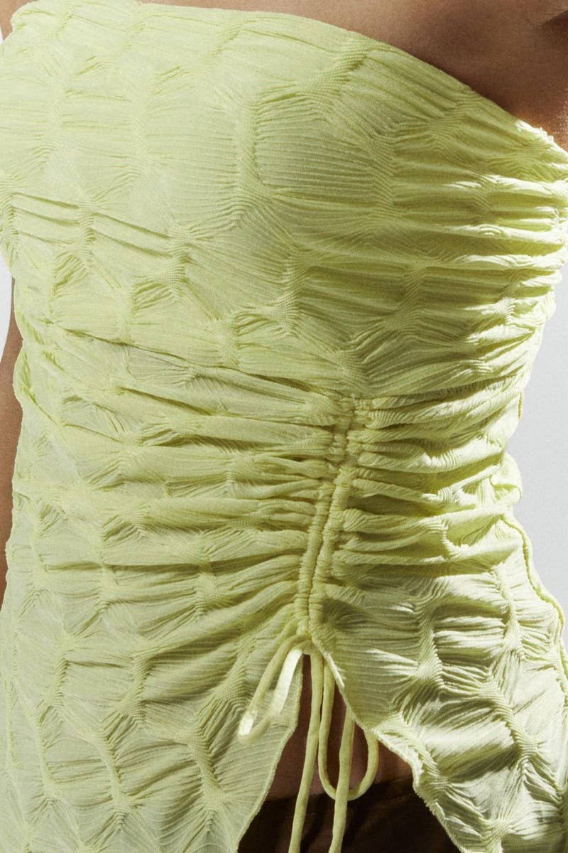 CWTTT0074_SOLID RUCHED STRAPLESS ASYMMETRICAL TIE CROP TOP