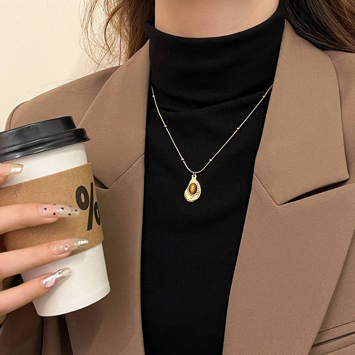 BROWN PENDANT NICHE RETRO NECKLACE_CWAJE2378