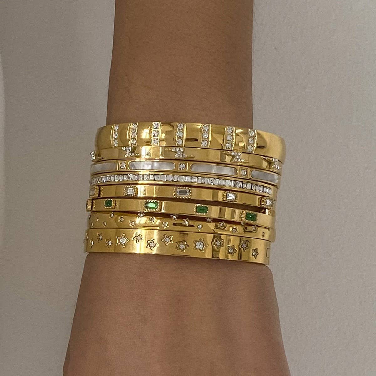 Luxury Zircon Clasp Bracelet in Stainless Steel