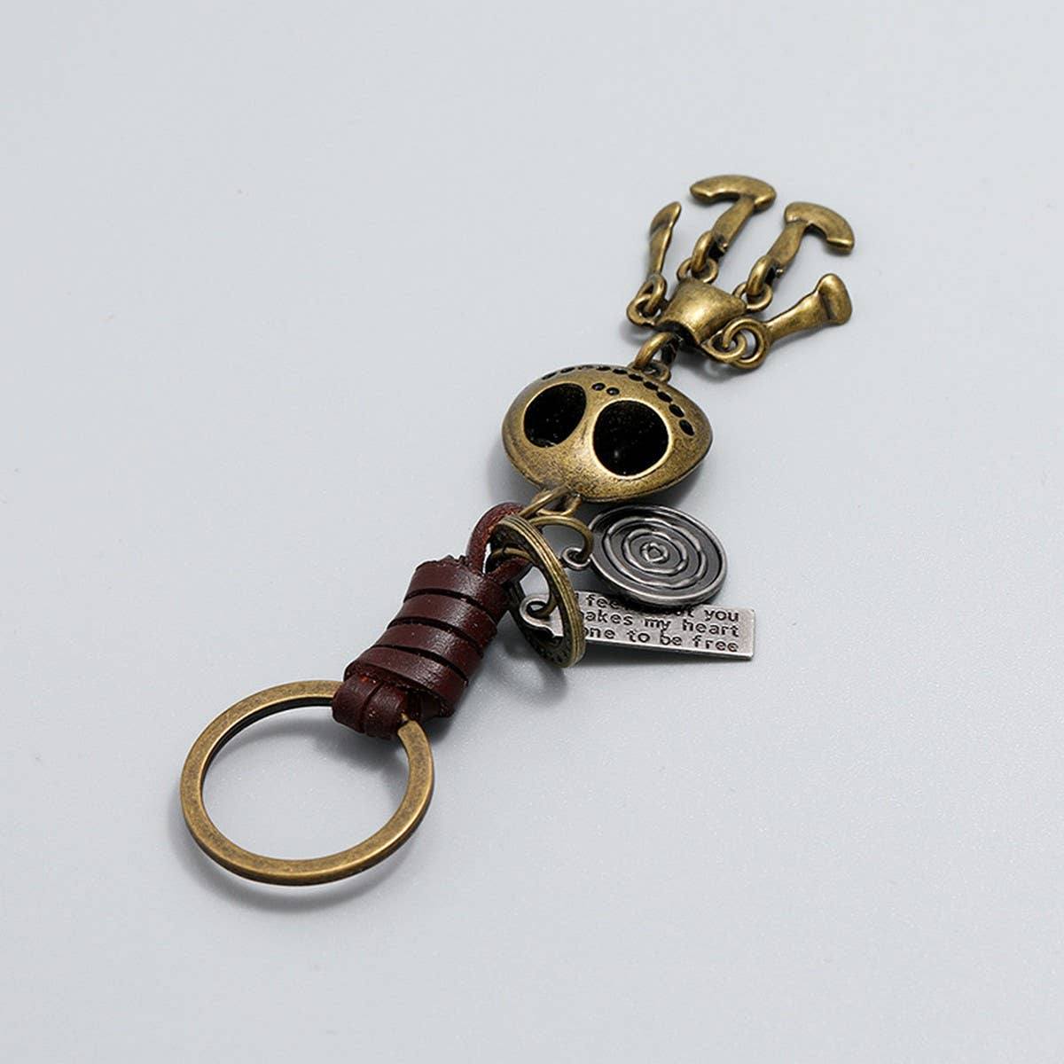 CREATIVE SKULL PENDANT COWHIDE KEYCHAIN