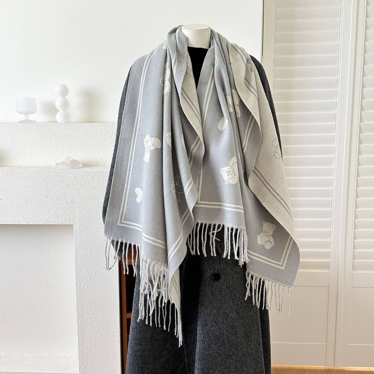 CWASC03140_REVERSIBLE HEART BEAR SCARF WINTER WARM SHAWL