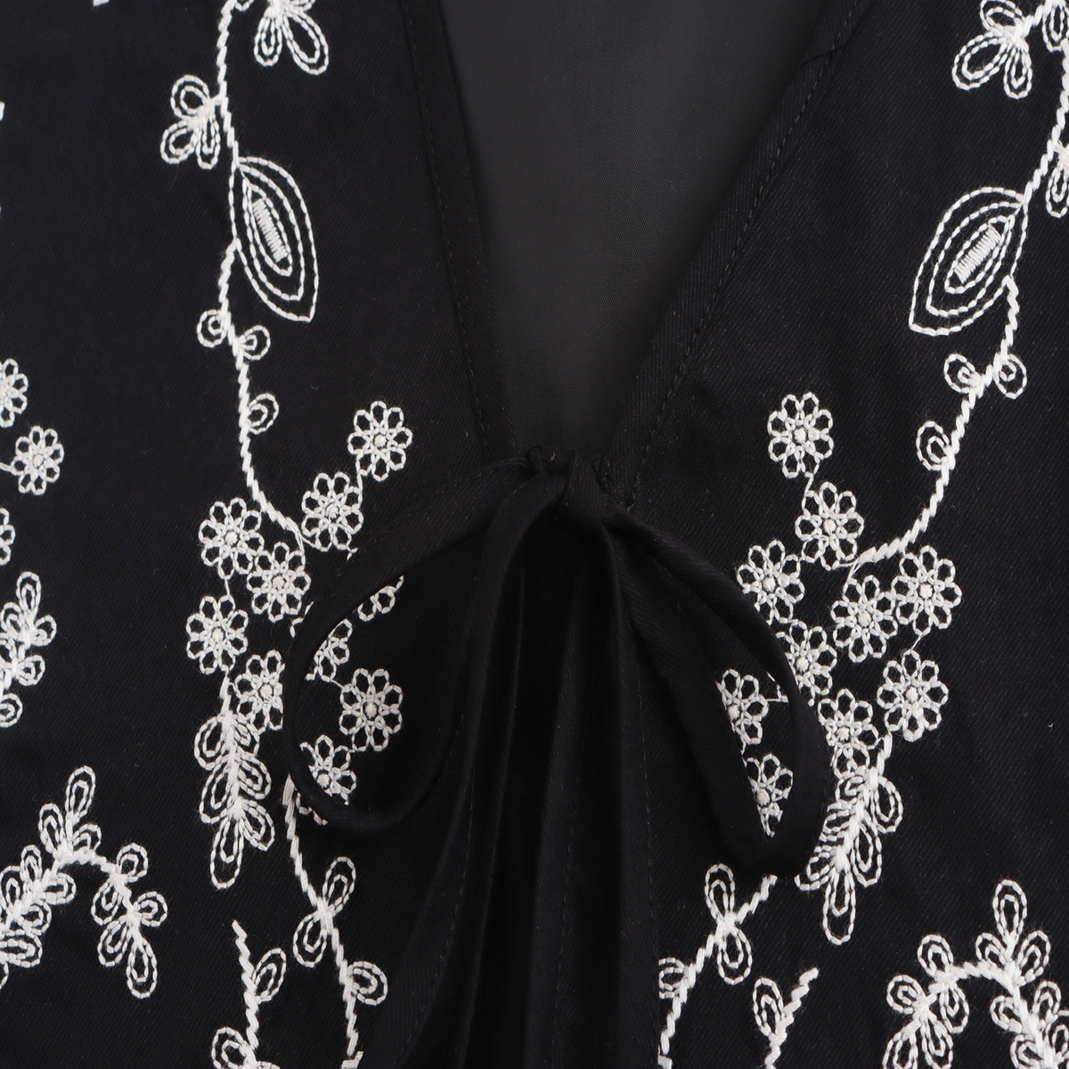 Embroidered Sleeveless Vest ? French Vintage Style