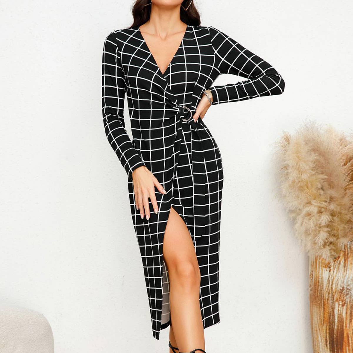 Elegant button-strap fit plaid long-sleeved dress